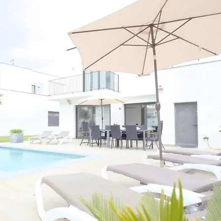 Haus Cris * L' Escala