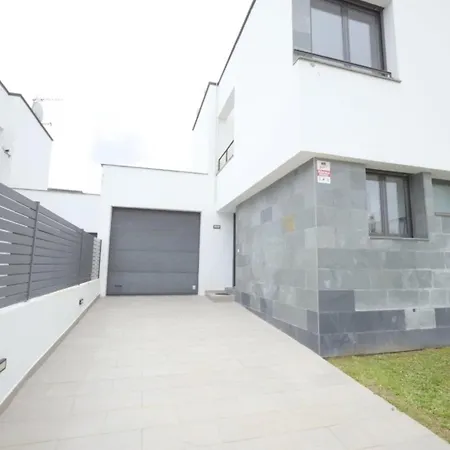 Haus Cris * L' Escala