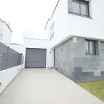Haus Cris * L' Escala